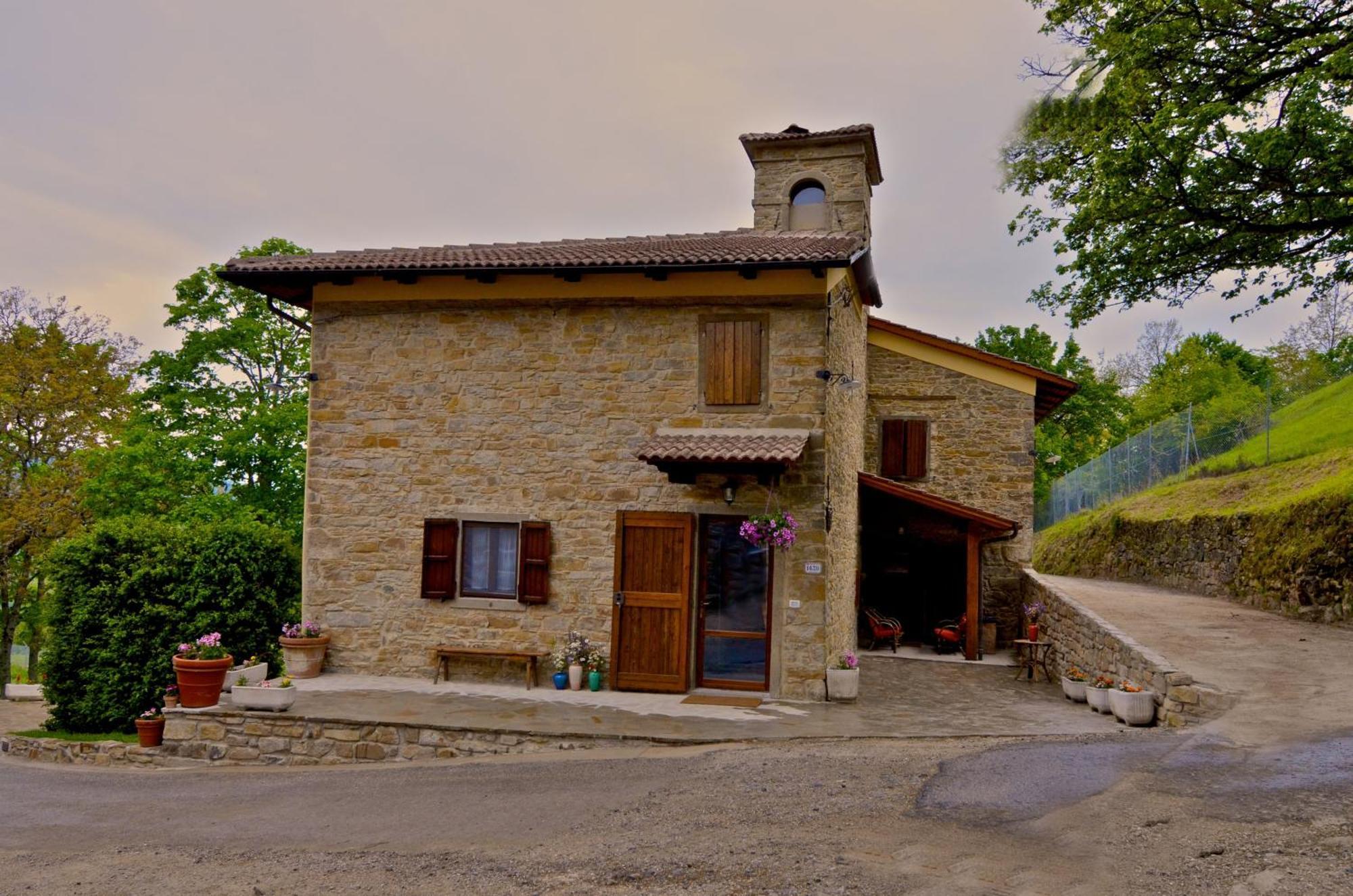 Agriturismo Il Passeggere Villa Bruscoli ภายนอก รูปภาพ