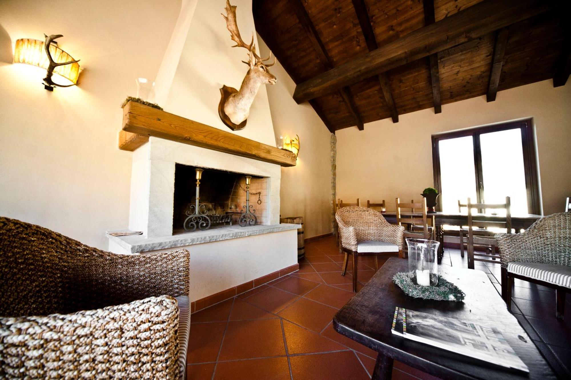 Agriturismo Il Passeggere Villa Bruscoli ภายนอก รูปภาพ